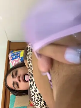 Chat +18 de Morenacarioca3 ao vivo