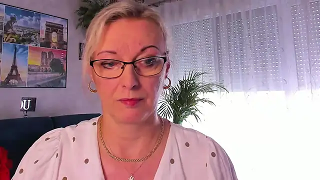 Pokazy przed kamerką – vanessa_chat