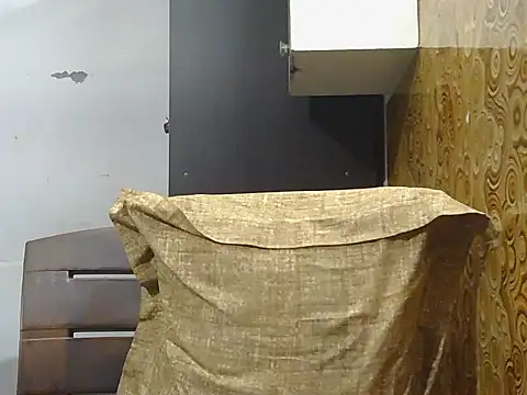 Fuckpussylickass Adlı Modelin Canlı XXX Sohbeti