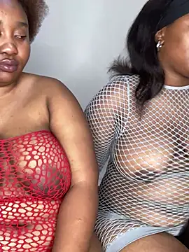 MeekyCurvyAss: διαδικτυακό σόου στην κάμερα
