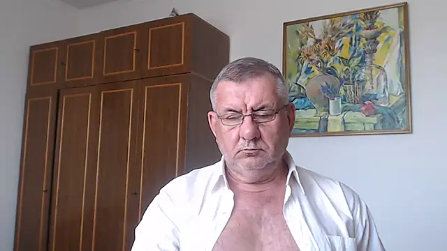 machomale3 Show in webcam