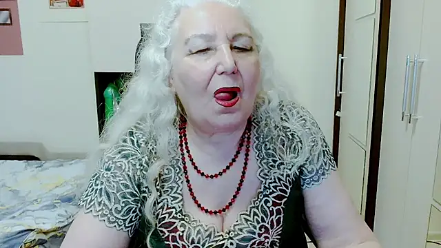GrannyAlisa's Live XXX Chat