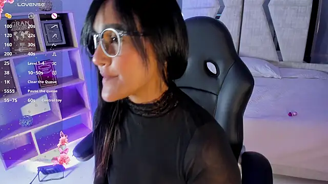 แชท XXX สดของ LexiAdamss