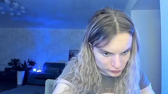 milliKira006 Show in webcam
