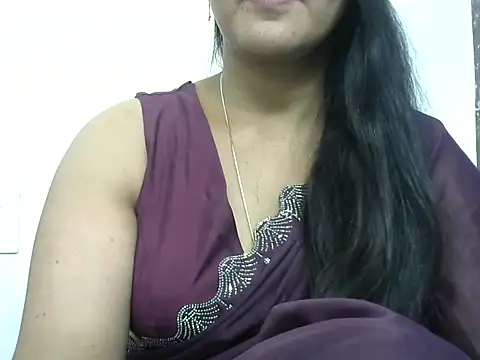 reshmika_reddy Show in webcam