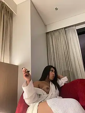 Show de hugecock_tamira na webcam