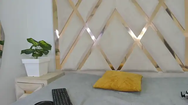 Chat +18 de honeyhtx ao vivo