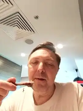 Pokaz2020's Live XXX Chat