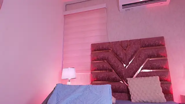 sofia_go_ – Naživo chatovacia miestnosť