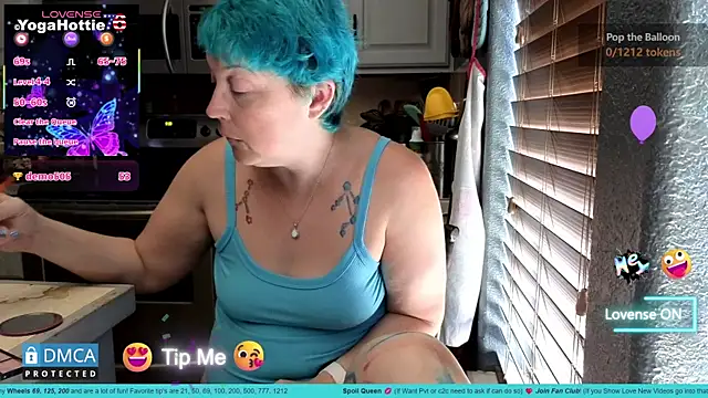Chatroom XXX en direct de YogaHottie76