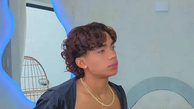 AlanCutee 即時 XXX 聊天