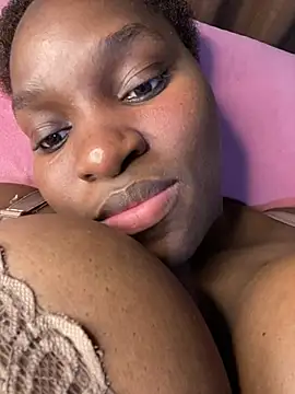 Blackpinkylips2025 Adlı Modelin Canlı XXX Sohbeti