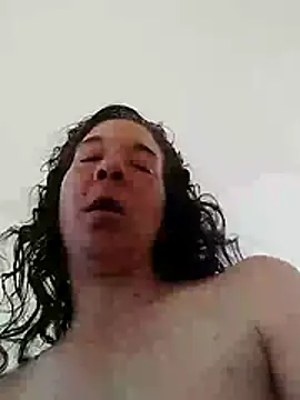 JolieFrenchye Show in webcam