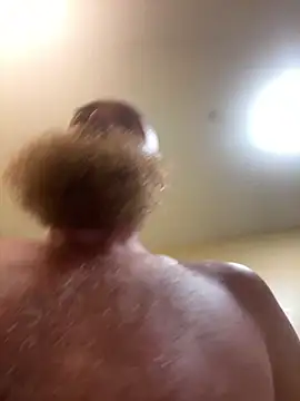 XXX chat uživo modela 32XRedBeard