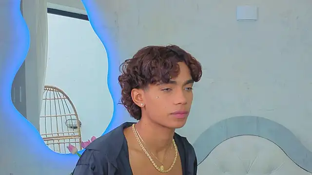 AlanCutee 现场XXX聊天