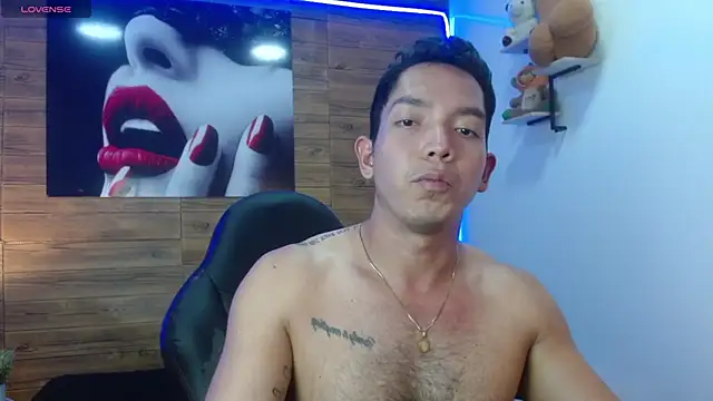 paul_cros Show in webcam