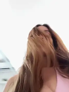 Nikii__ লাইভ XXX চ্যাট