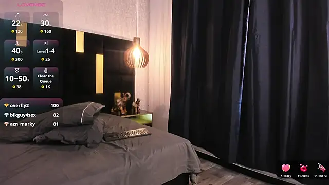Lucio__Fox 现场XXX聊天