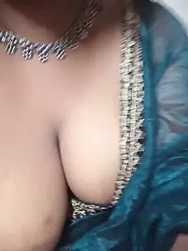 Navya_5 élő XXX-chatje