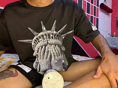 tanned_boy Webcam-Show