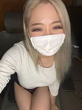 MOMOKA_33 Webcam Show