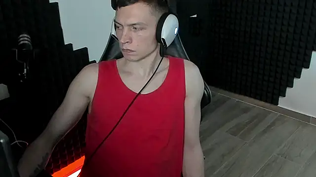 More_than_friend live XXX chat