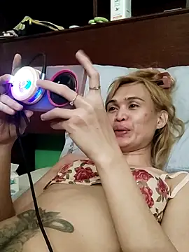 QueenSoreal's Live XXX Chat