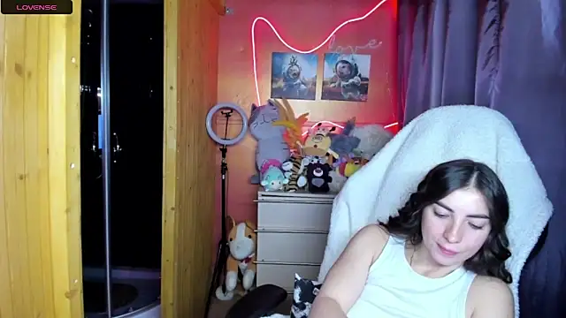Fiery_Brunette_ Chat XXX live