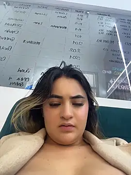 Antonella_Julieta Show in webcam