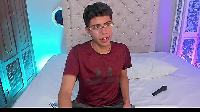 hunterwest06 webcam show