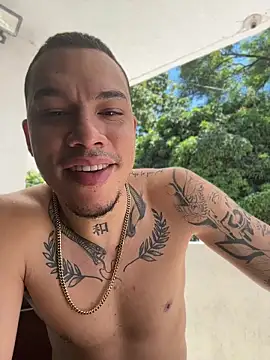 AlphaMasterXxx's Live XXX Chat