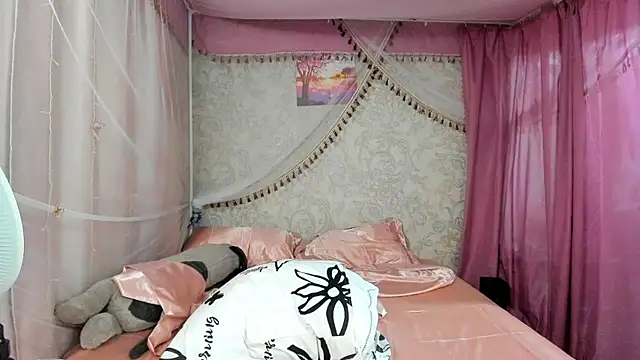 leila_bambi_'s Live XXX Chat
