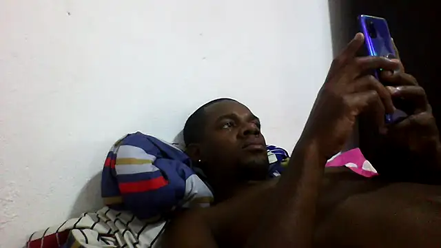 Cesar2501_ Live XXX-Chat