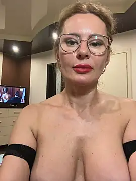 Tania201243 Live XXX-Chat