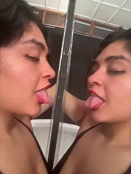 EmilyNoir1 即時 XXX 聊天