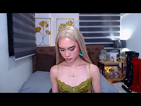 JuicyCockThea Live XXX-Chat