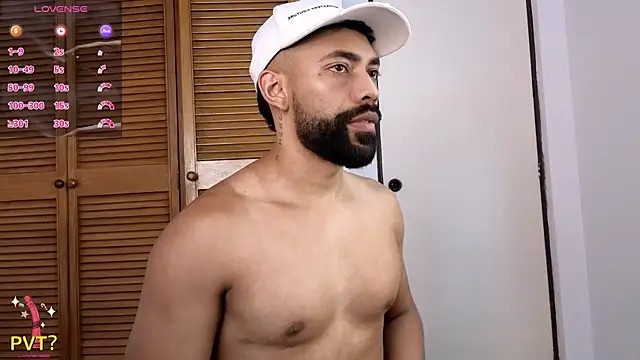 Show modela Blade_millerr na web-kameri