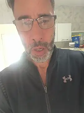 XXX chat uživo modela Tiojhonny