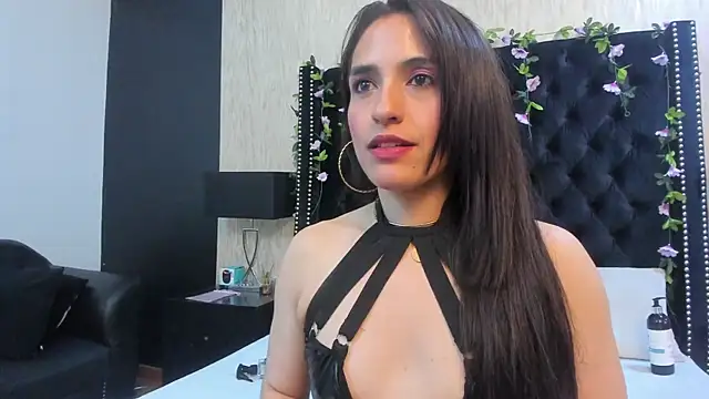 MeganNightt – Naživo XXX chat