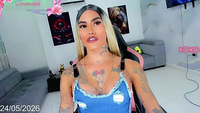 Nella_Dolls Adlı Modelin Canlı XXX Sohbeti