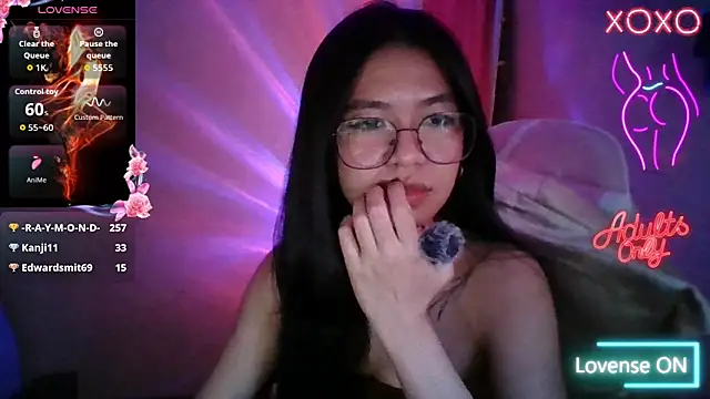 Chat XXX en directo de Luna_Moonfang