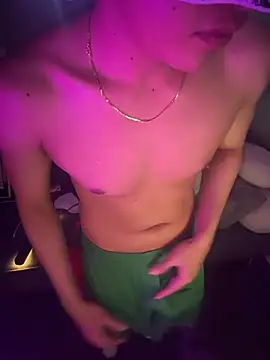 boyhigh1997 Adlı Modelin Canlı XXX Sohbeti