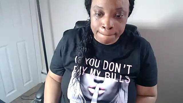 Chat +18 de Sexymona1218 ao vivo