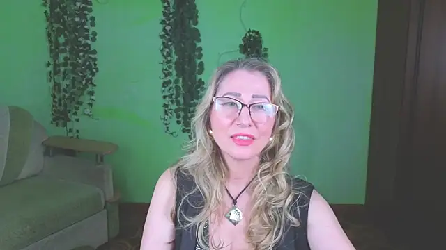Habibi_Honeyy Adlı Modelin Canlı XXX Sohbeti