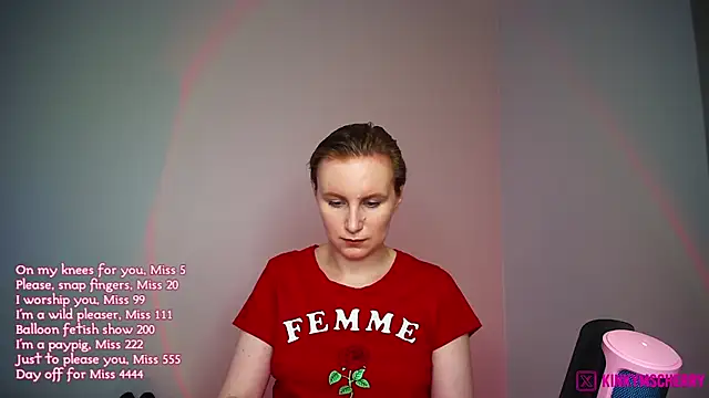 Chat XXX en directo de KinkyMissCherry