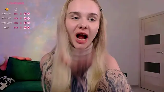 Britney_Lynch Show in webcam