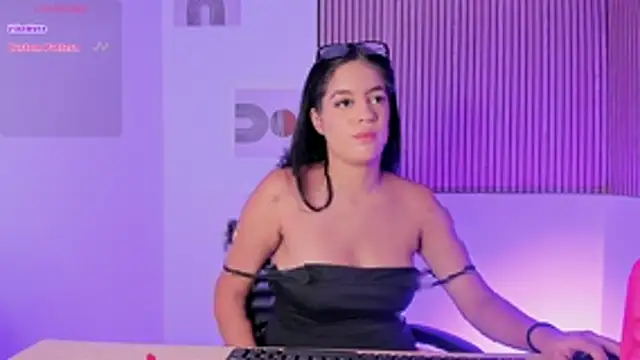 Chat +18 de sophia__taylor ao vivo