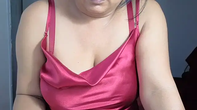 Chat XXX en directo de HotSpicyGujju