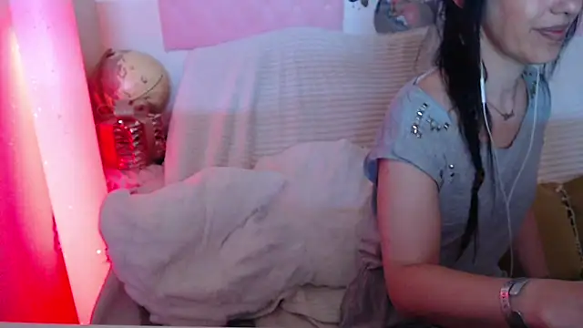 -Lou_'s Live XXX Chat