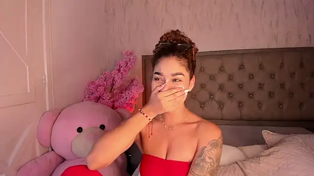 Chat +18 de Sienna_brunette ao vivo